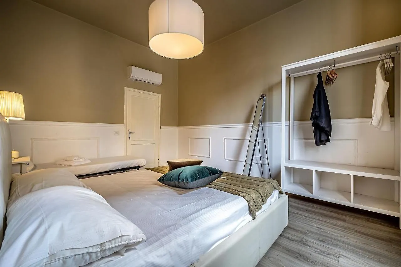 Apartment Francesco Baracca Palace Apt Florenz